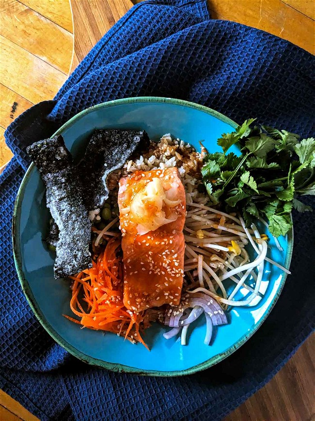 Image of Spicy Asian Salmon Bowl