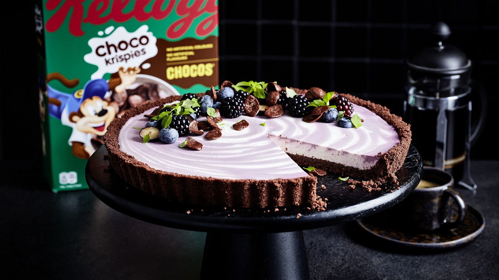Image of No Bake Brombeer-Vanille-Tarte mit Choco Krispies Chocos