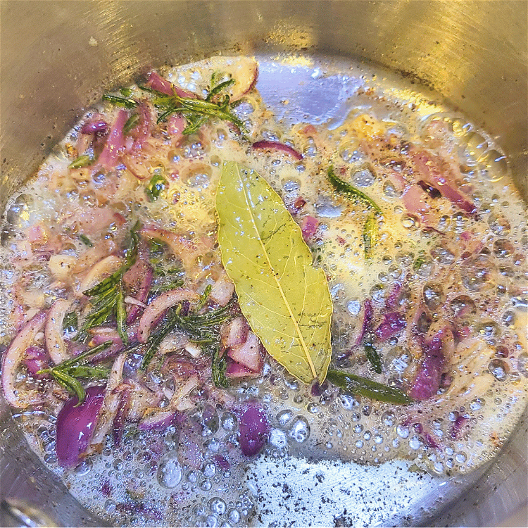 Image of Pour 1 to 2 tablespoons of olive oil into a...