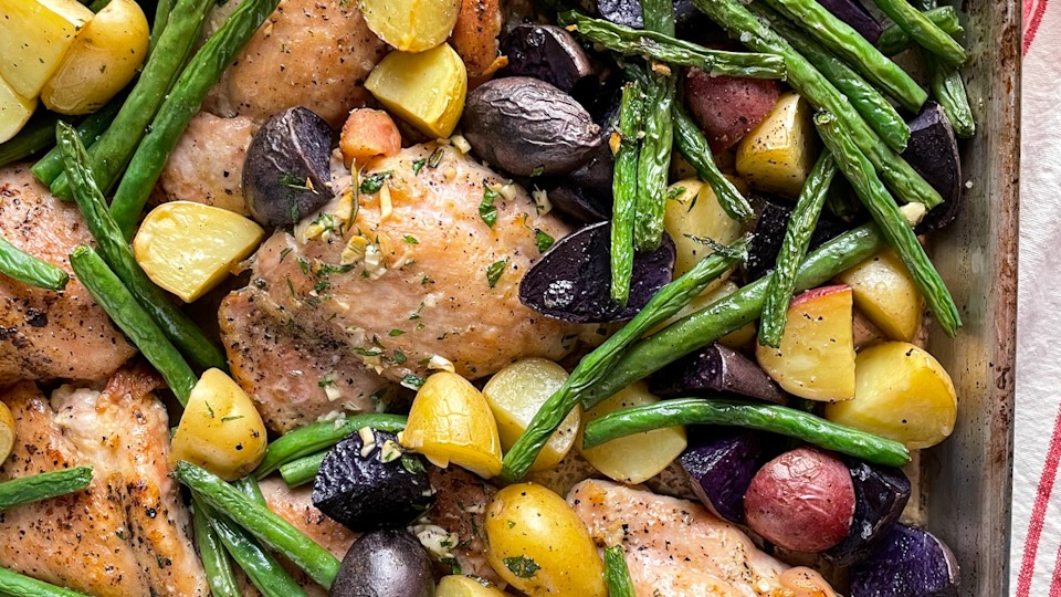 Roast Chicken Thighs, Baby Potatoes &amp; Green Beans (Whole30)-image