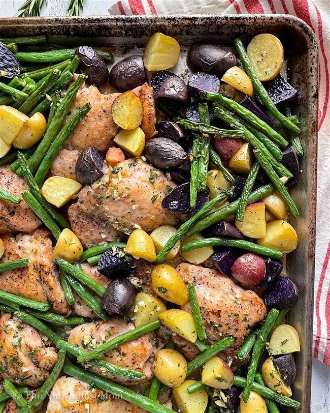 ROAST CHICKEN THIGHS, BABY POTATOES & GREEN BEANS (WHOLE30 ...