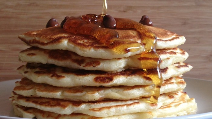 Image of Banana Chocolate Chip Collagen Protein Pancakes