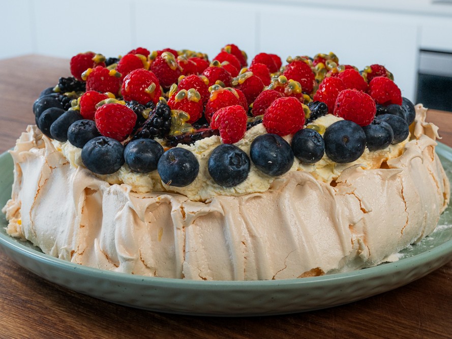 Andy Cooks - Kiwi Pavlova