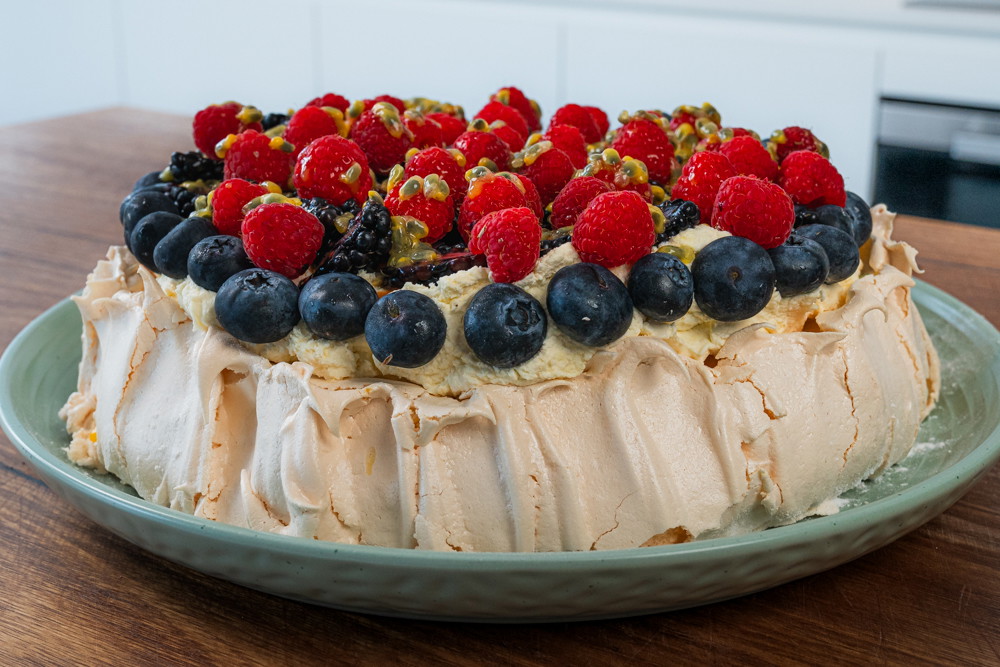 Kiwi pavlova