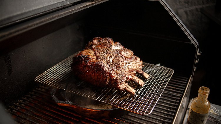 Image of Place the rib roast on wire rack over the skillet,...