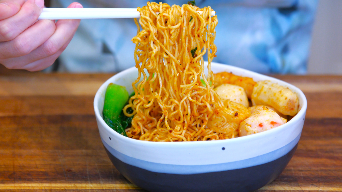 Easy Spicy Lo Mein