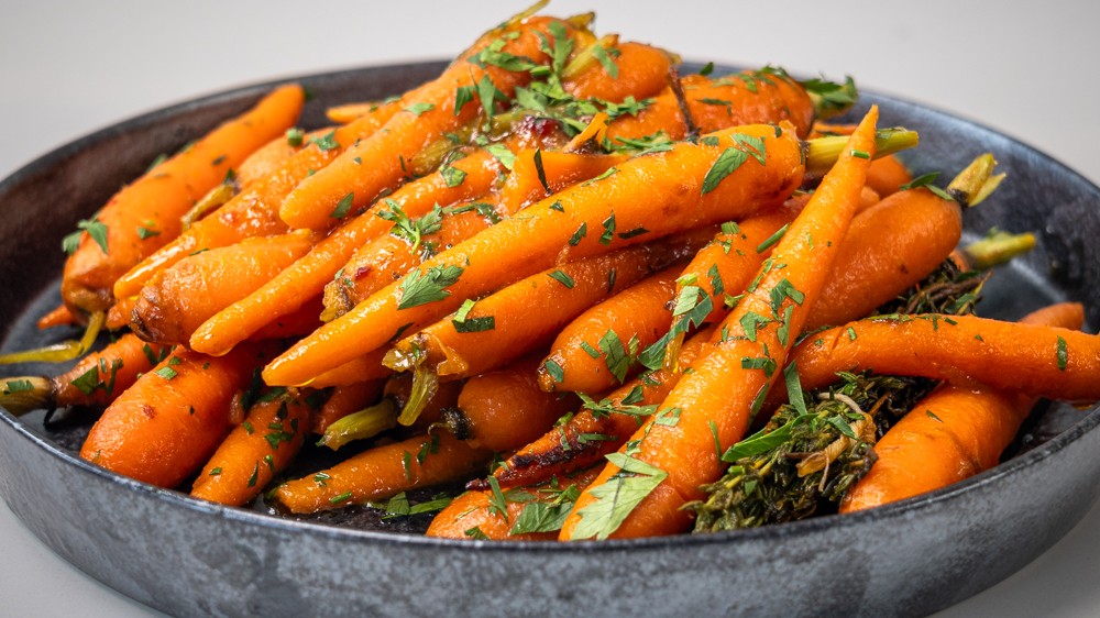 Image of Honey and thyme glazed baby carrots
