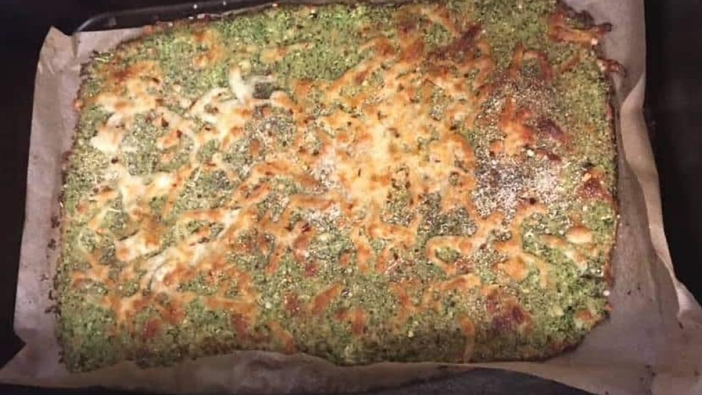 Image of Low-Carb Broccoli Cheesy “Bread”
