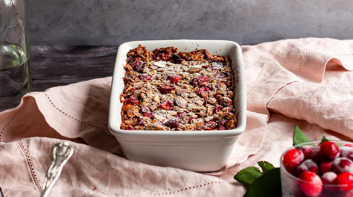 Spiced Cranberry Baked Oats