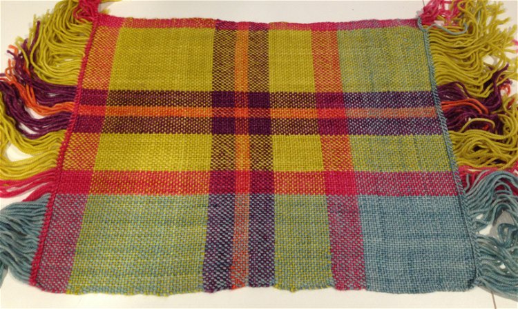 Image of Weave a plaid where the weft colors follow the same...