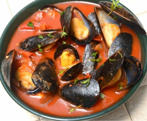 Image of Mussels in Herbed Tomato Broth Recipe