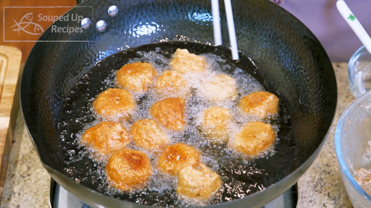 Image of Keep the heat at medium and fry the meatballs for 3-4 minutes. Flip the pieces as needed to make sure they are cooked evenly.