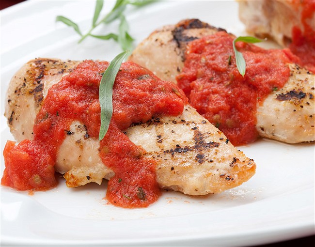 Image of Broiled Chicken with Roasted Tomato Sauce
