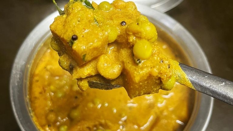 Image of Kada chakka & Pattani kari ( Bread fruit and dried peas curry) 