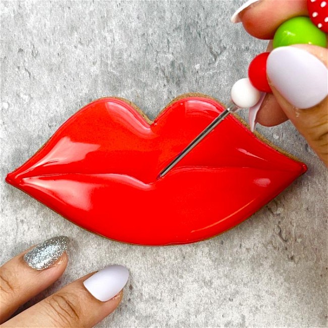 Image of How to Decorate Lips Sugar Cookies
