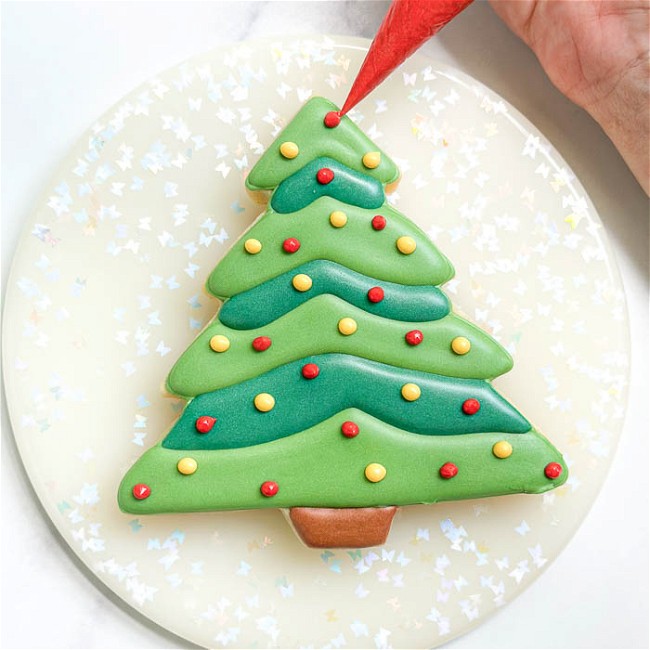 Image of How to Decorate a Christmas Tree Sugar Cookie