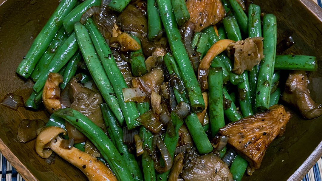 Image of Beans, Mushrooms, Black Bean Chilli