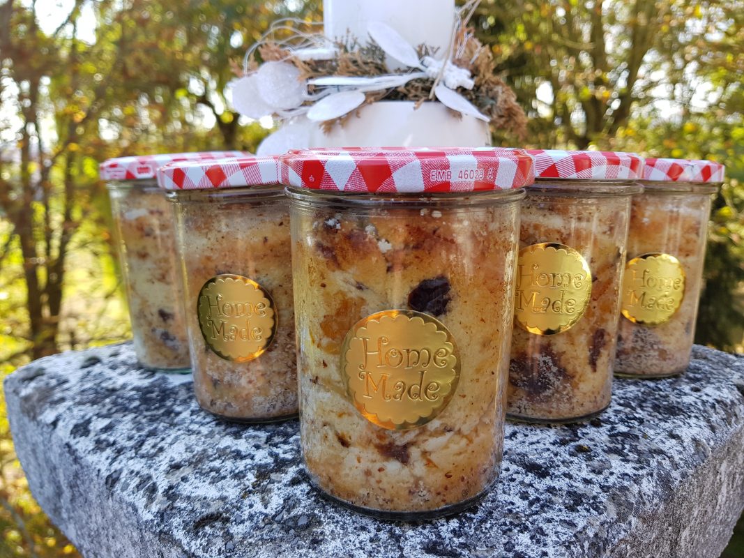 Kleine Stollen im Glas
