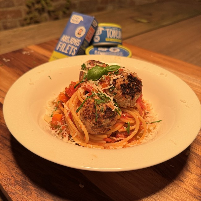 Image of Spaghetti with tuna meatballs