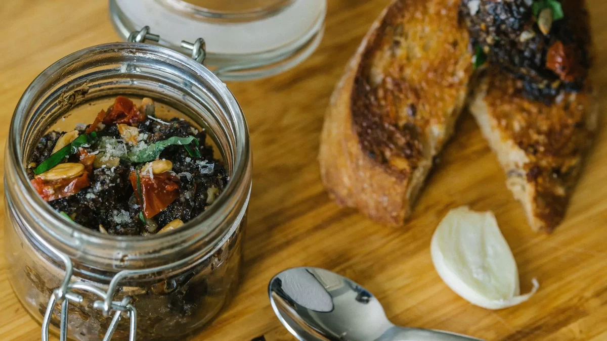 Horn of plenty pesto