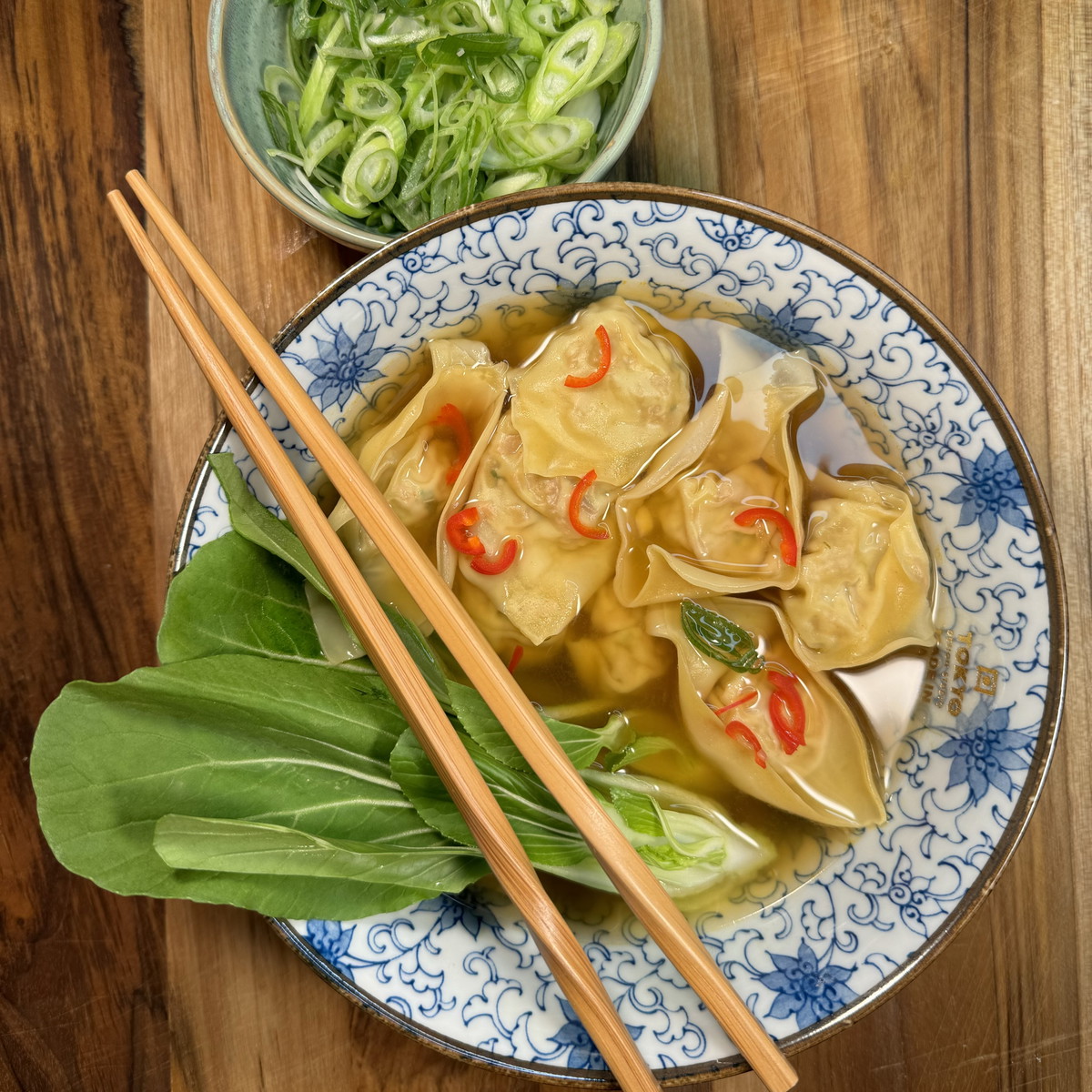 Green curry wonton soup