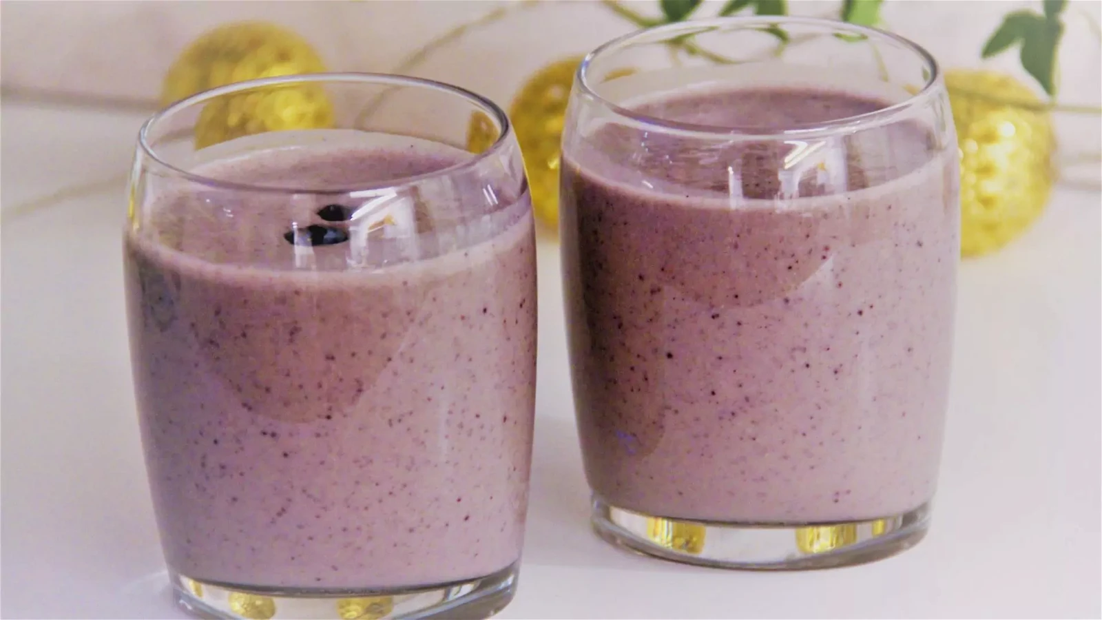 Image of Bilberry peanut butter smoothie