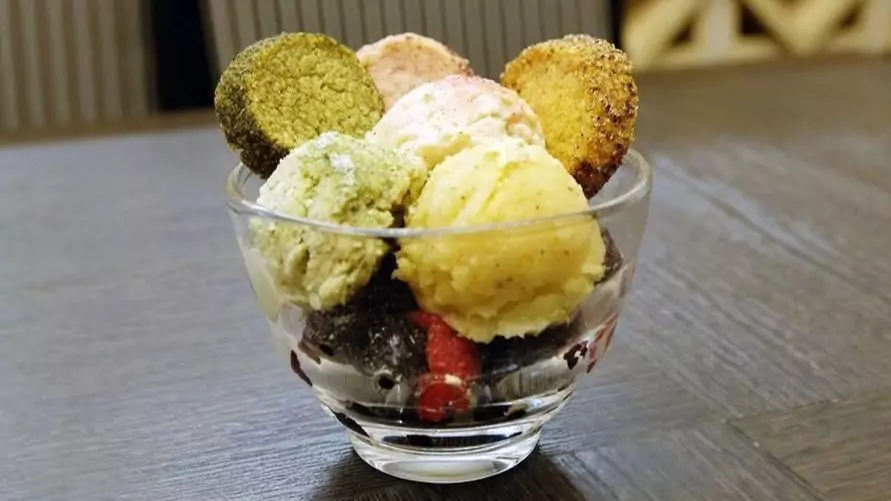Berry & herb mini parfait