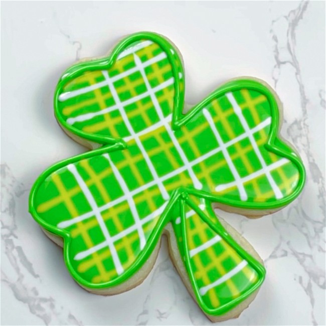Image of How to Decorate a Plaid Shamrock Cookie
