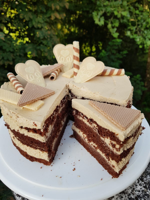 Erfrischende Eiskaffee-Torte