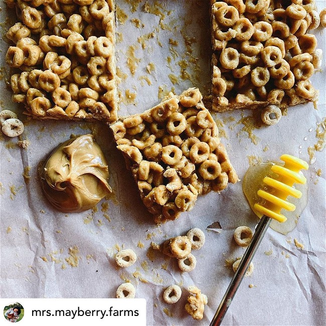 Image of Energize Your Day with a Homemade Raw Honey Peanut Butter Cheerios Cereal Bar