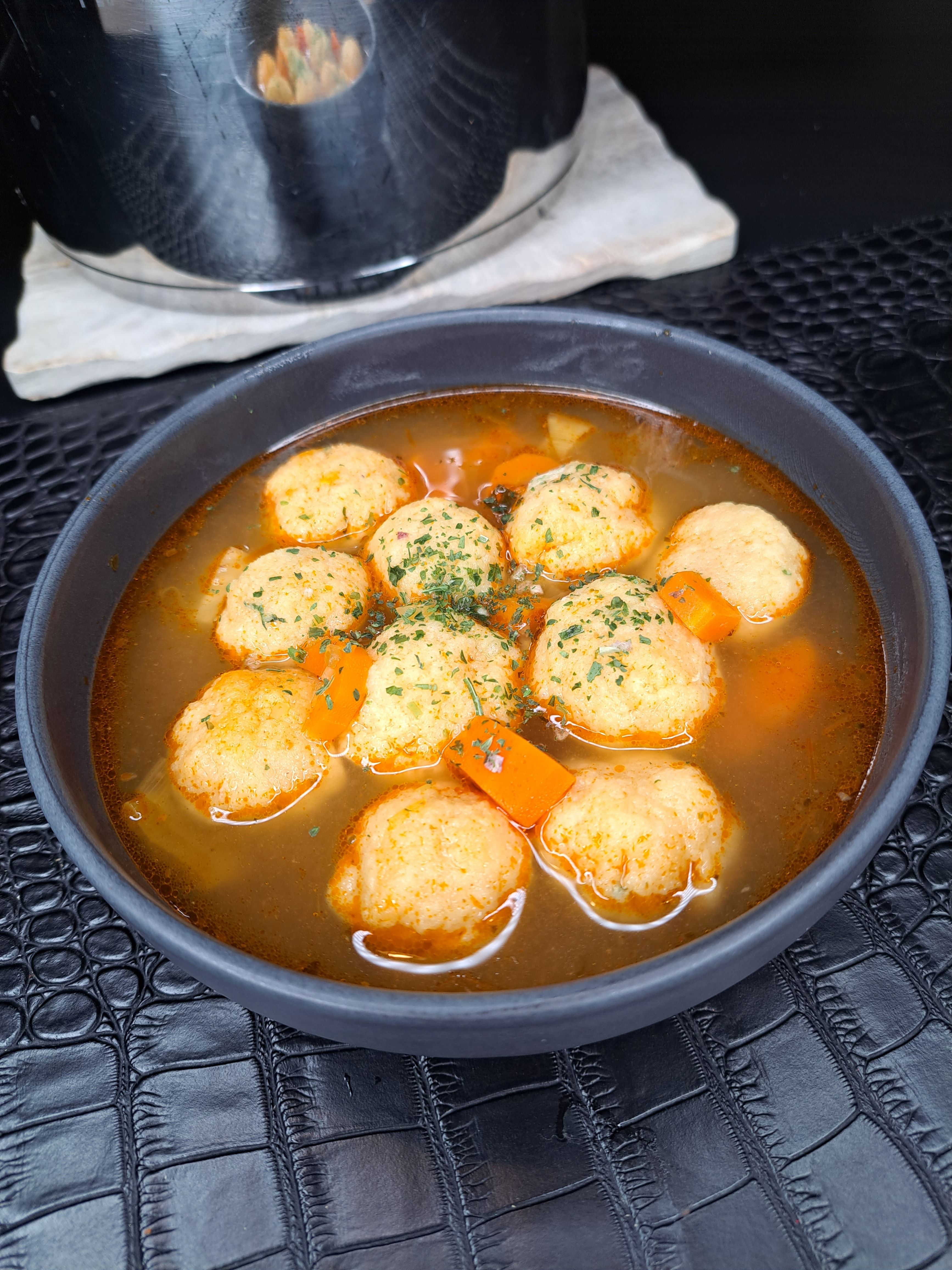 Butterklöße als Suppeneinlage – Einfach Lecker