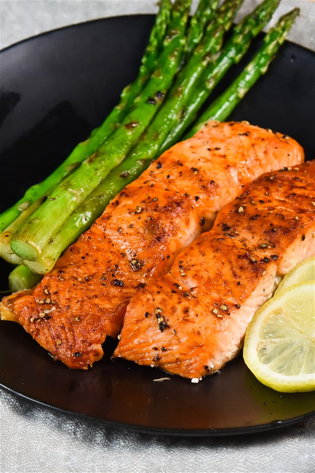 Image of Grilled Salmon with Asparagus