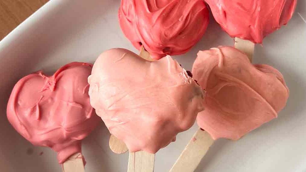 Image of Sweetest Treat for Valentine's Day: Heart Cake Pops