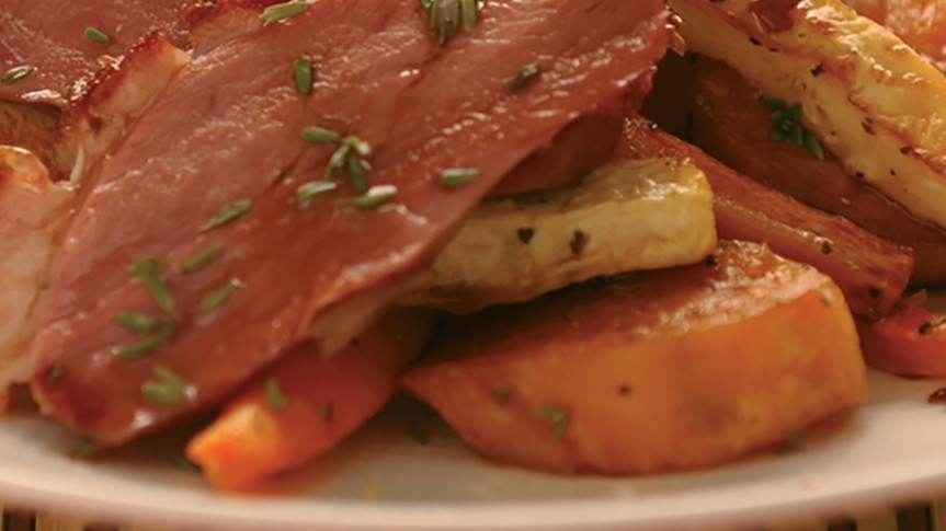 Image of Warm duck salad with winter vegetables 