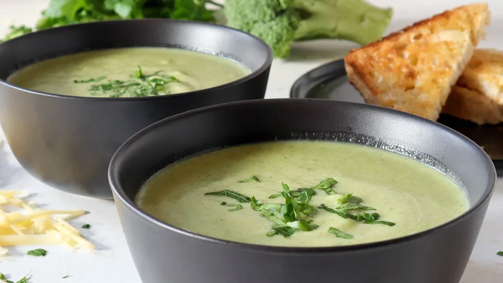 Image of 15-minute blender broccoli Soup