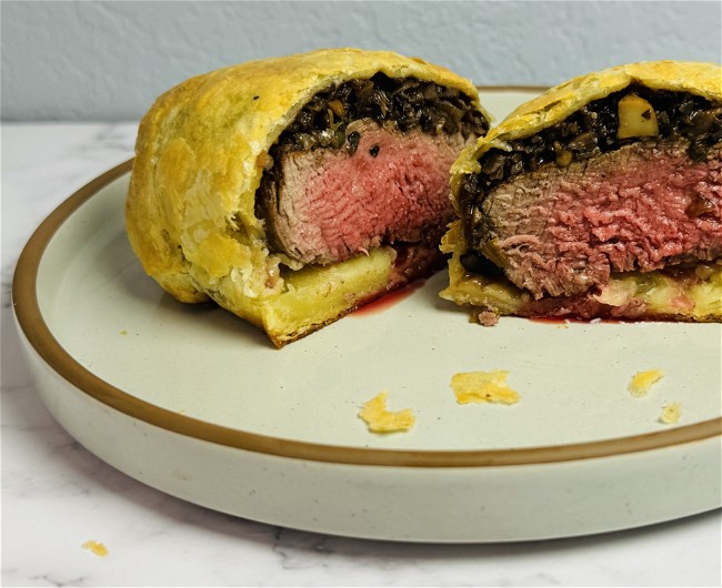 Image of This Weeknight Beef Wellington Will Insure Valentines Night Success *Wink Wink