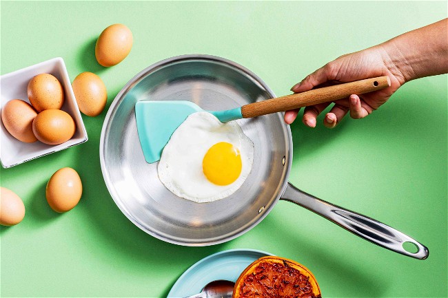 Image of How to Cook Fried Egg in Stainless Steel