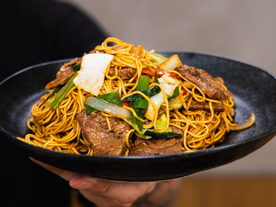 Chow Mein: Mi Goreng Khas Tiongkok dengan Cita Rasa Gurih dan Tekstur Kenyal