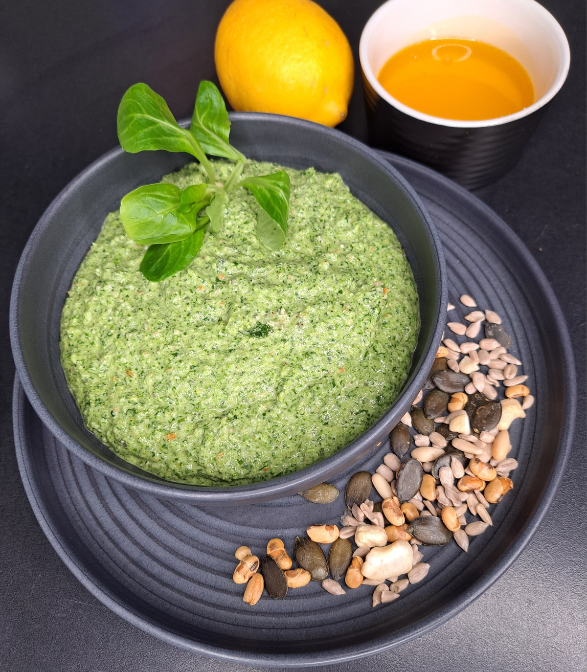 Geniales Feldsalatpesto