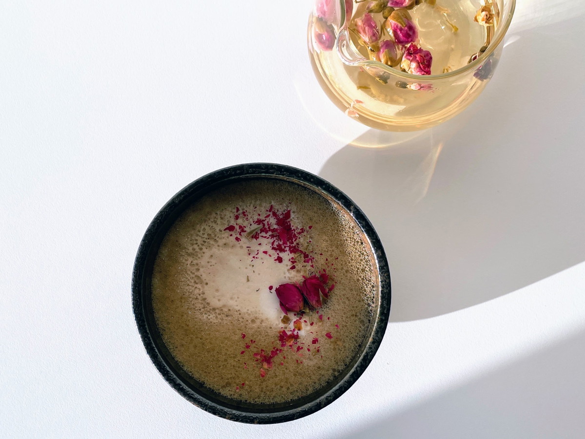 Hojicha Rose Tea Latte