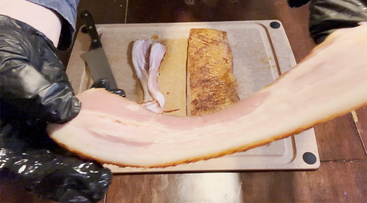 Image of Slice ¼ slices (or as thick as you wan’t) and fry the bacon in a pan until your personal preference. I like mine crispy.