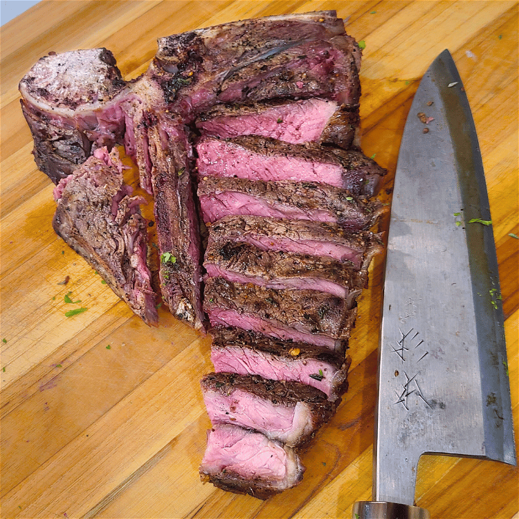 Image of Slice the steak in thick even slices.