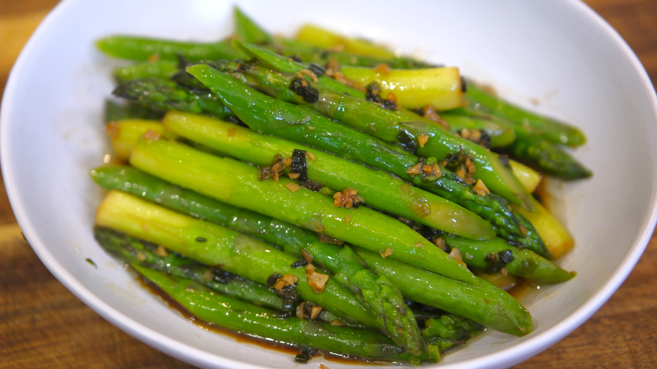Image of Scallion Asparagus Recipe (葱油芦笋)