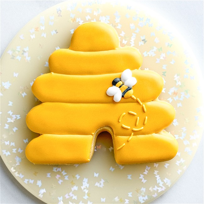 Image of How to Decorate a Beehive Cookie 