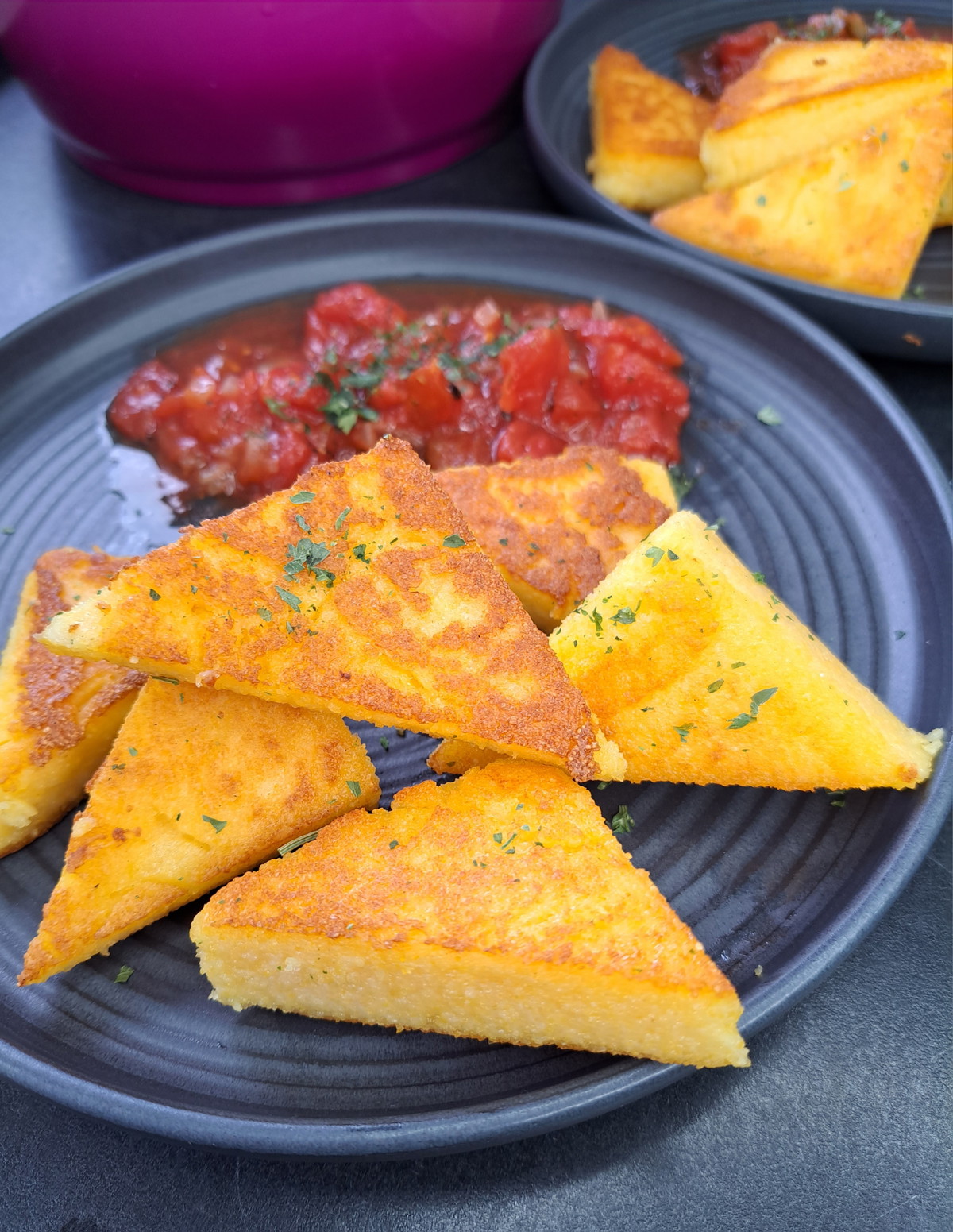 Knusprige Parmesan-Polentaschnitten