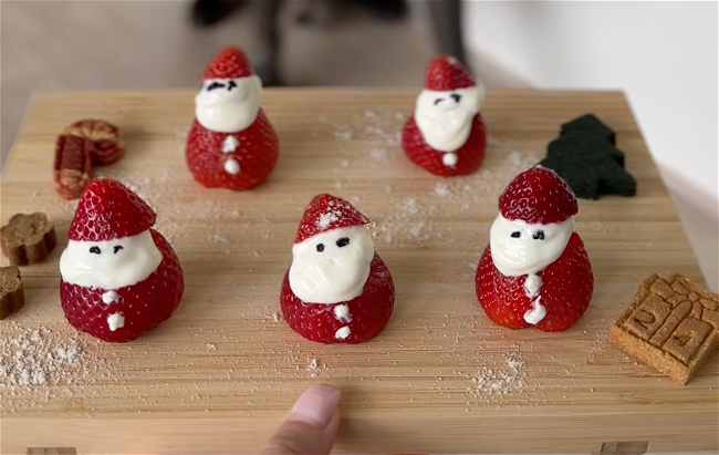Image of 🎅🏻 Strawberry Santas