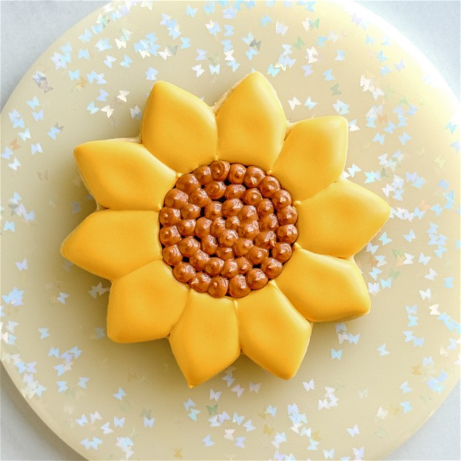 Image of How to Decorate a Sunflower Cookie