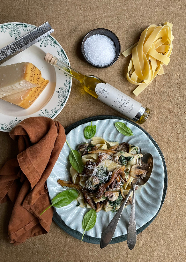 Image of Cremet pasta med svampe og trøffelolie