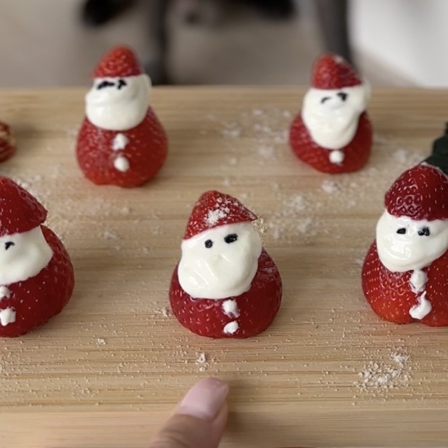 Image of 🎅🏻 Strawberry Santas