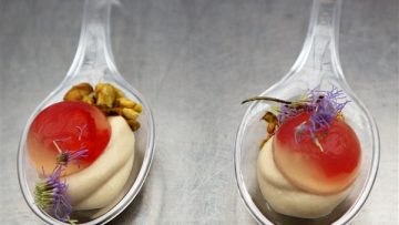 🇮🇹 Bottone Di Agar Agar e Fiori Con Crema Di Cipolle e Granella Di Pistacchio Tostato